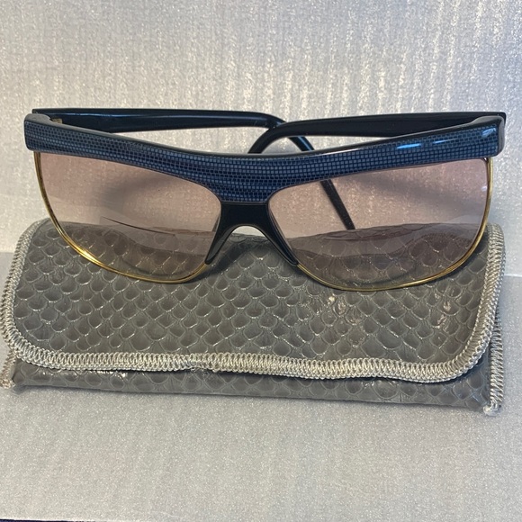 Accessories - Vintage Laura Biagiotti P30 sunglasses